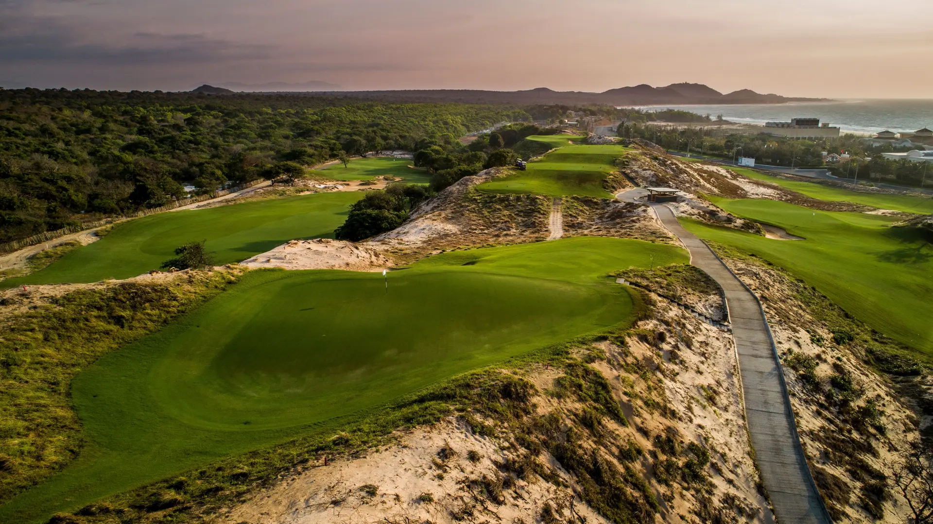 The Bluffs Grand Ho Tram