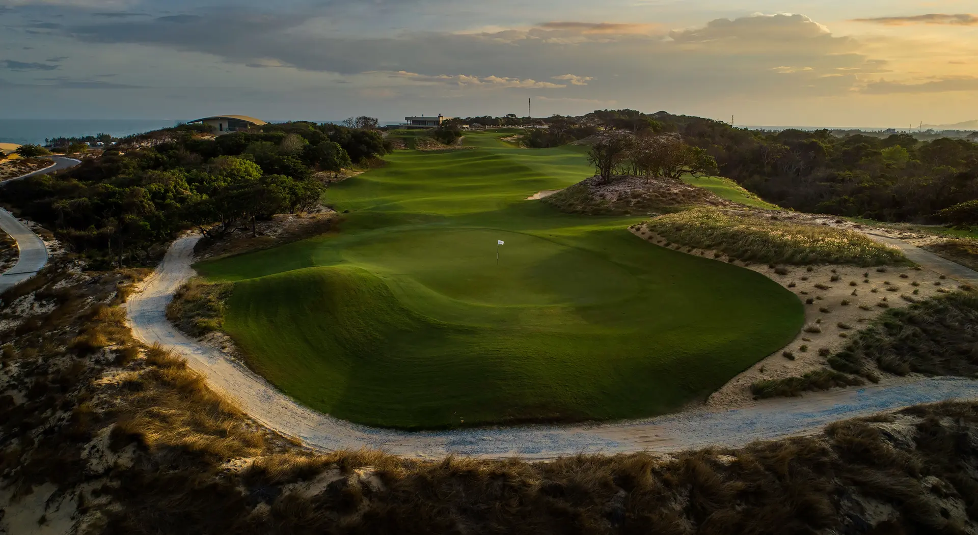 The Bluffs Grand Ho Tram